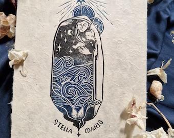 Linograbado Stella Maris: Virgen María Estrella del Mar, diseño original impreso a mano sobre papel Lokta.