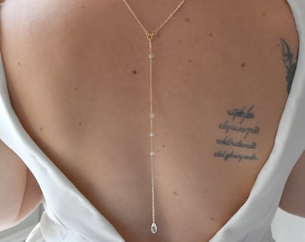 PURE - Collier de dos mariage avec des perles de cristal et fine chaine dans le dos, gouttes en cristal.