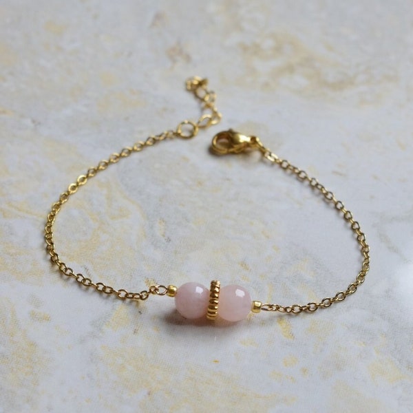 KUNZITE - Bracelet avec 2 perles de Kunzite et une jolie coupelle dorée, monté sur chaîne en acier inoxydable - bracelet pierre naturelle