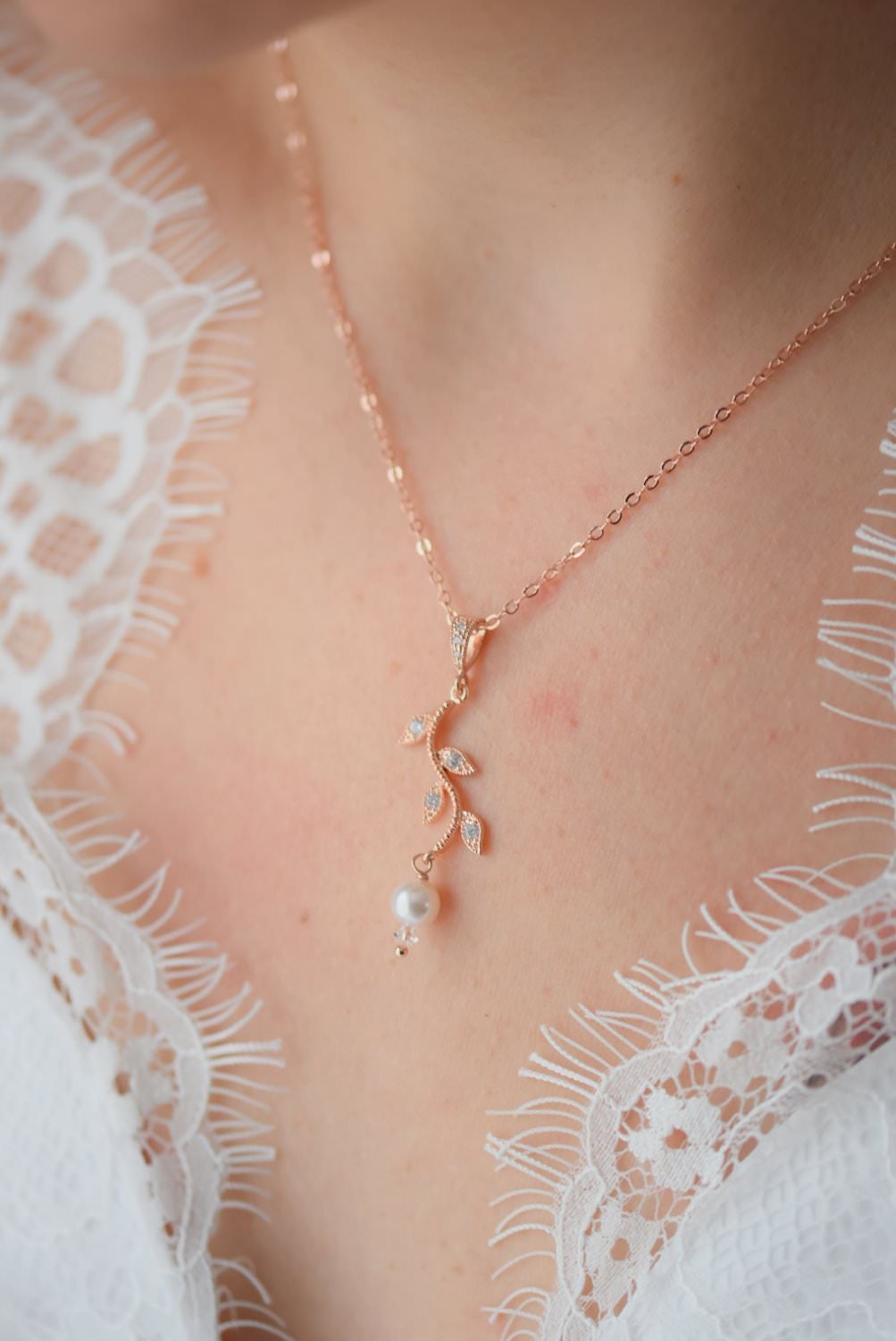 Collier de mariage Brindille avec perles de cristal et strass