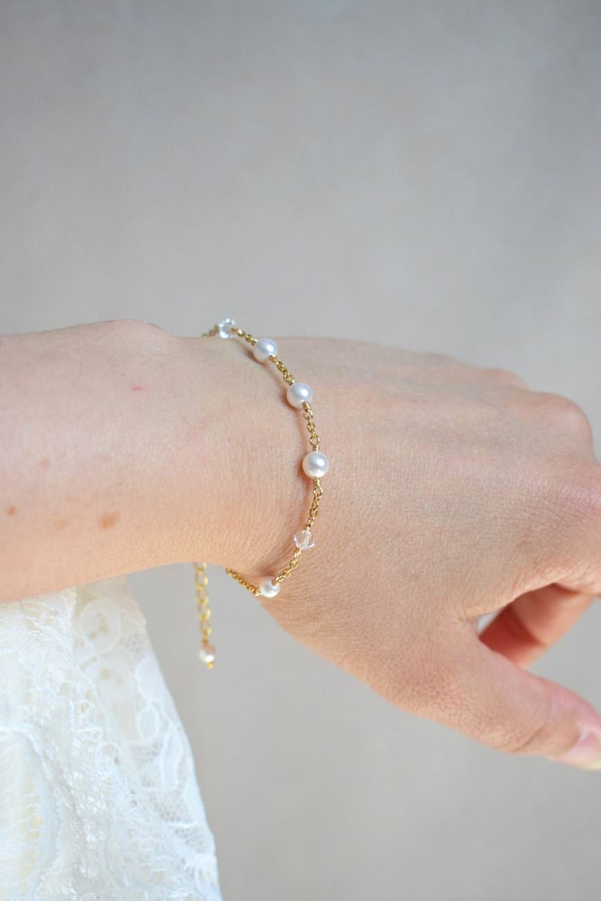 Bracelet de mariée Clélie minimaliste avec perles et cristaux