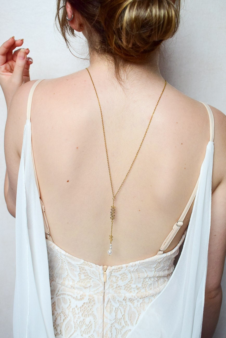 Collier de dos bohème chic doré avec perles nacrées