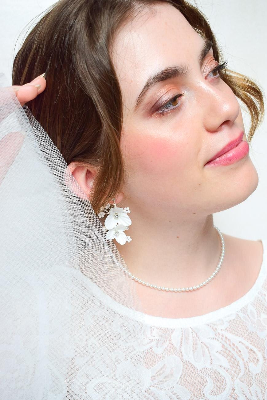 Boucles d’oreilles mariage DULCE avec fleurs en porcelaine froide