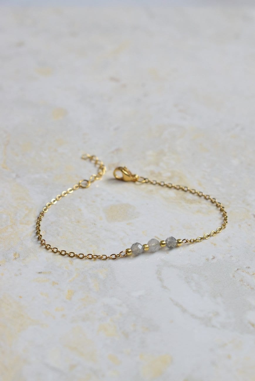 Bracelet en labradorite sur chaîne en acier inoxydable