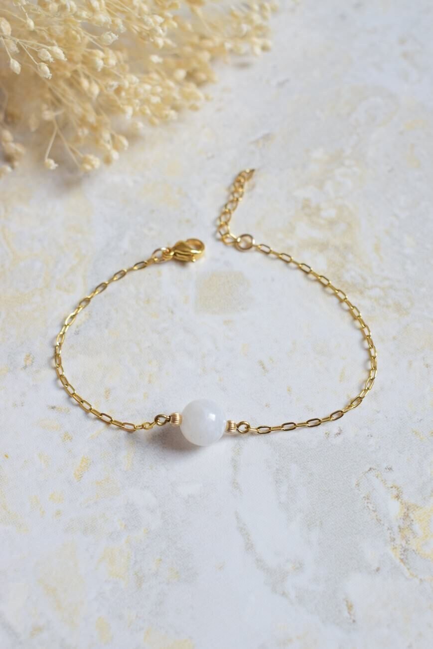 Bracelet minimaliste en pierre de lune blanche avec chaîne en acier inoxydable