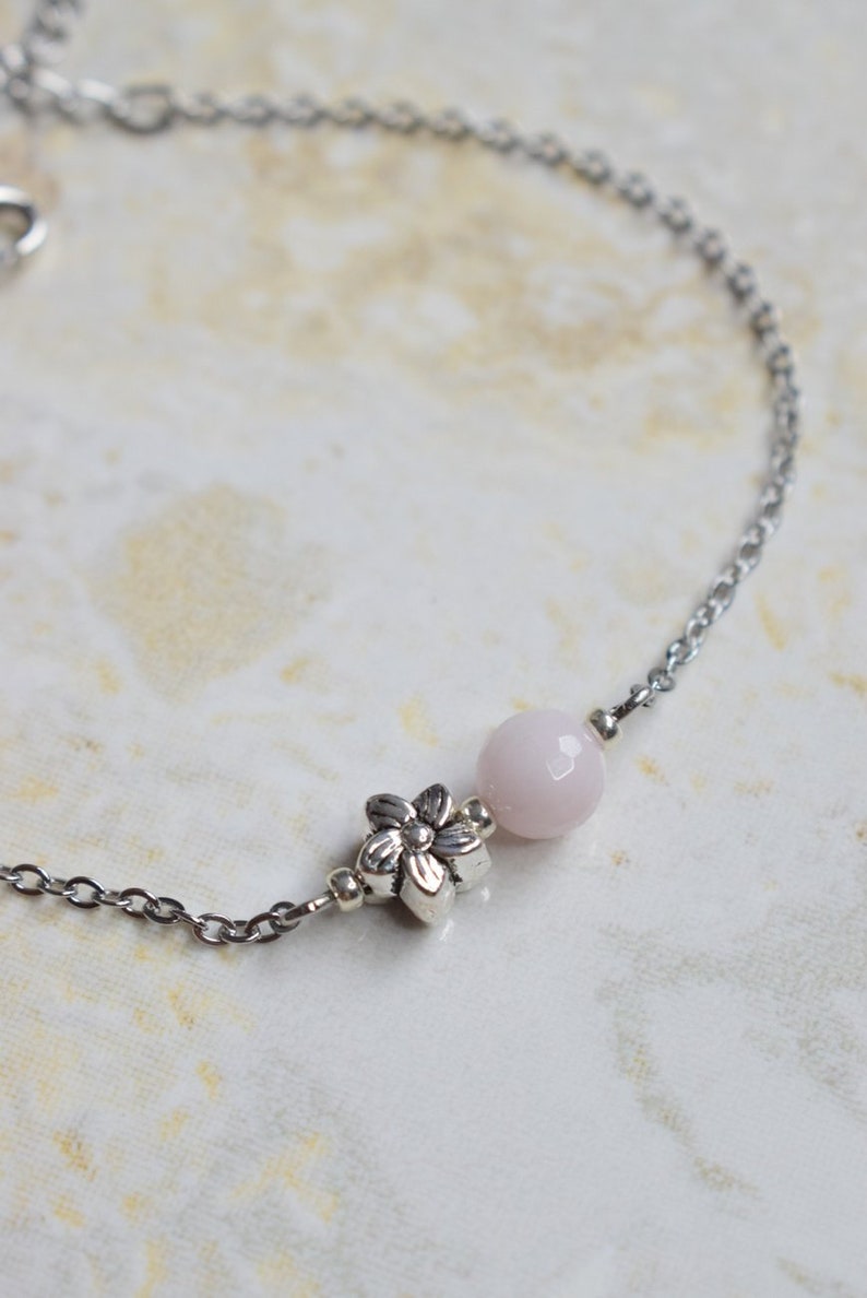 ROSE QUARTZ Minimalist bracelet composed of a rose quartz bead and a pretty metal flower Lithotherapy bracelet. image 4