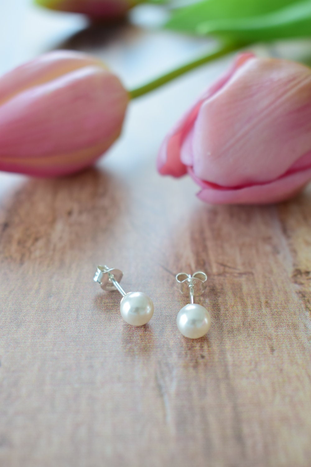 Paire de boucles d’oreilles puces nacrées en argent ou gold filled