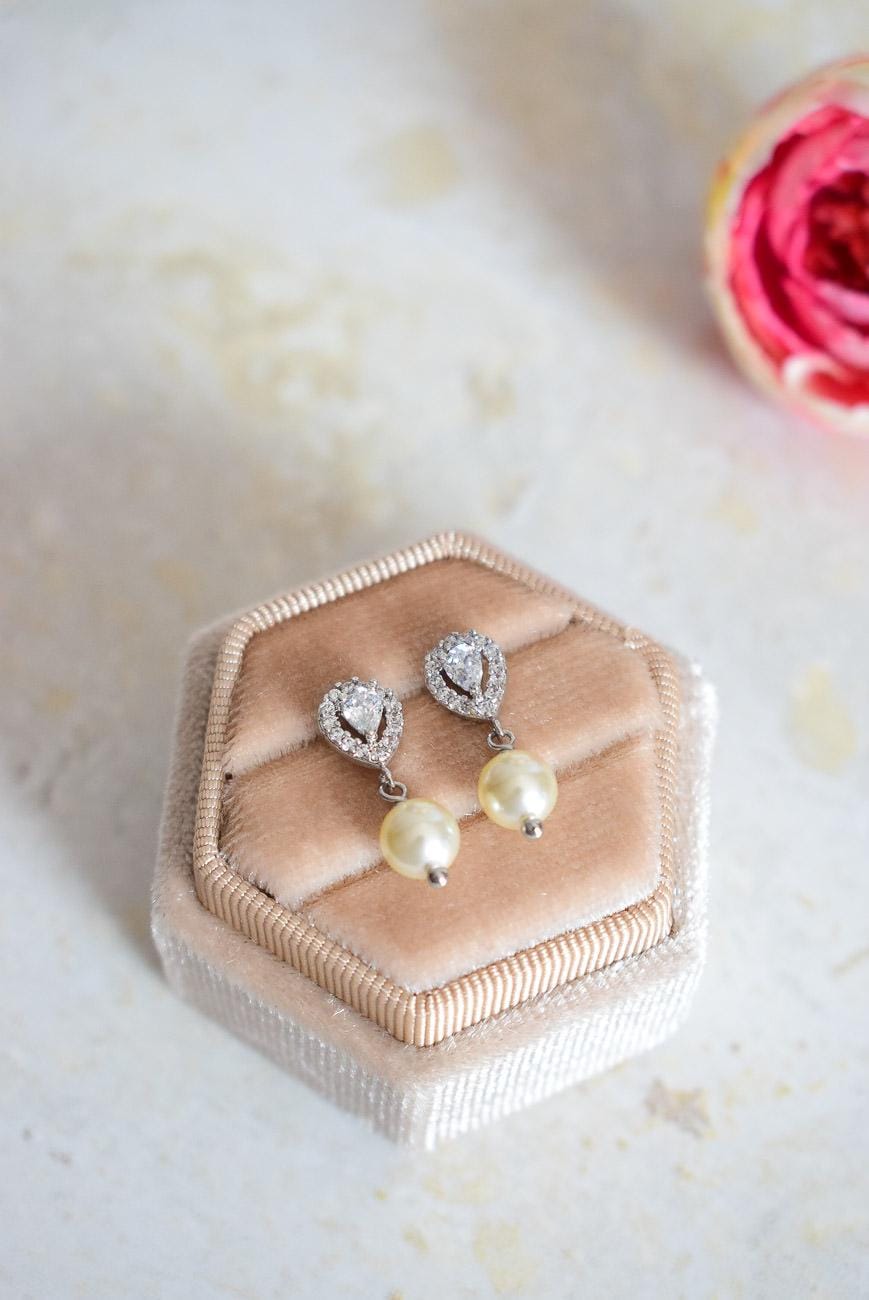 Boucles d’oreilles de mariée Alix en perles et strass délicats