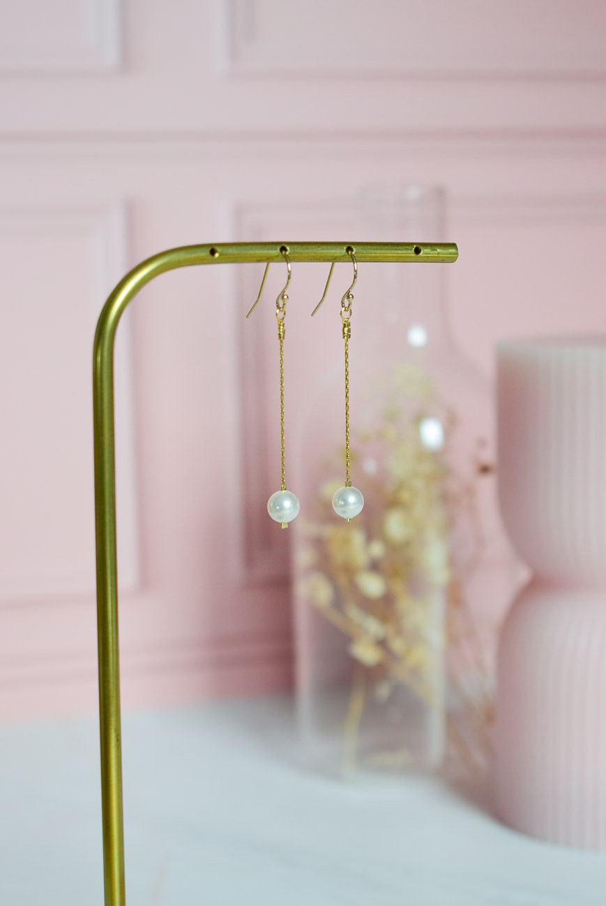 Boucles d’oreilles de mariée minimalistes avec perles nacrées