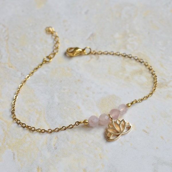 QUARTZ ROSE - Joli bracelet avec des perles de quartz rose et une breloque dorée en forme de fleur de lotus - bracelet acier inoxydable doré