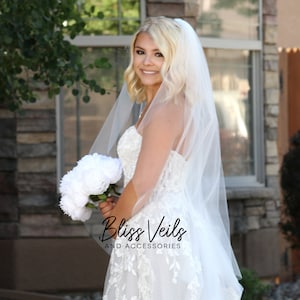 1 Layer Extra Wide Veil, Fingertip Length Veil, Ivory Wedding Veil, Soft White Veil, Classic Simple Veil, Modern Look Bride Wedding Veil