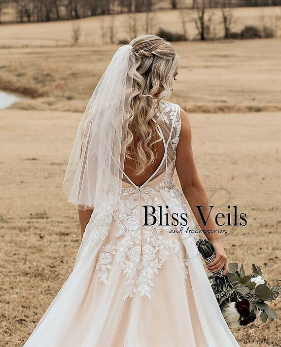 Single Layer Crystal Edge Wedding Veils With Comb Short Elbow Length  Headdresses