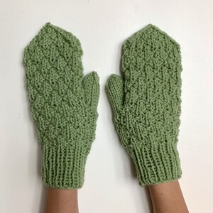 Handcraft Knit Mittens. Winter Chunky Rustic Mittens. Green or 65 different colors. Cozy Hand warmers.