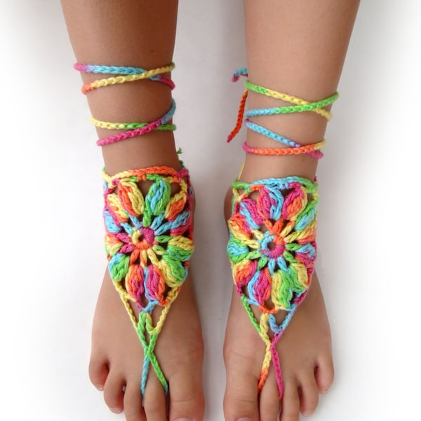 Enfants Crochet Sandales pieds nus. Rainbow Foot Bijoux pour filles. Accessoire de beachwear. Cadeau d’été.