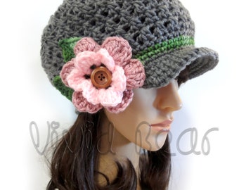 Au crochet, casquette Gavroche. 44 couleurs. Fleur avec boutons en bois et les feuilles. Beanie. Chapeau féminin. Accessoire d'hiver chaud.