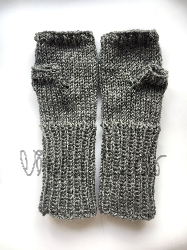 Heart Hand Knitted Cabled Fingerless Gloves. Grey and Dusty - Etsy