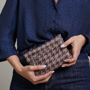cartera con cremallera de cheque de pata de gallo, billetera de dinero rosa de pata de gallo vegana, billetera de mujer vegana rosa, bolso de pata de gallo con cremallera vegana