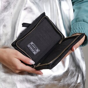 Cartera con cremallera gris vegana, Cartera de dinero gris vegana, Cartera de mujer vegana, Monedero gris con cremallera vegana imagen 7