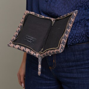 Cartera con cremallera gris vegana, Cartera de dinero gris vegana, Cartera de mujer vegana, Monedero gris con cremallera vegana imagen 10