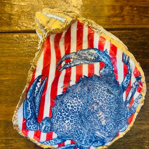 Oyster Crab Shell Trinket Dish, Decoupaged Oyster Art, jewelry dish, coastal decor