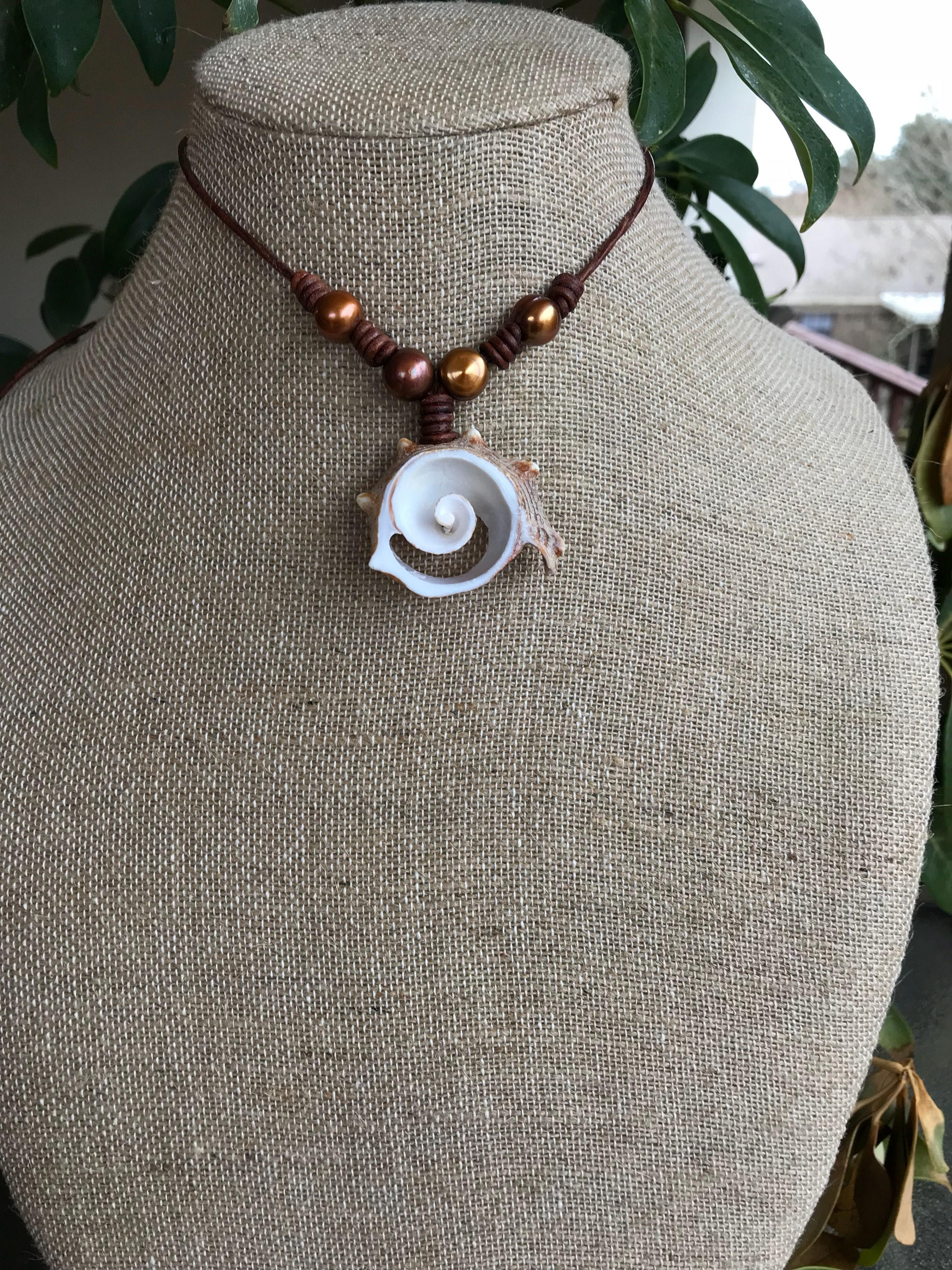 PEARL NECKLACE WITH SEASHELLS