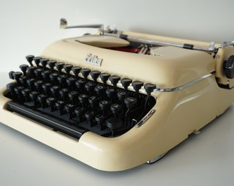 Vintage 1959 All CREAM Erika Model 10 Typewriter - Working - Design - QWERTZ - Portable - Leather Case