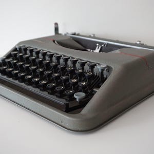 Vintage 1954 HERMES Baby Gray PORTABLE Typewriter - Flat - Working - Design - QWERTZ