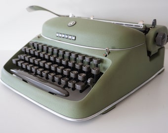 Beautiful Rare GREEN 1955 Alpina SK24 Typewriter - Working - Design - QWERTZ - Portable