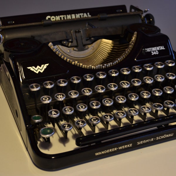 RARE 1945 Glossy BLACK Continental Model 340 Typewriter - Working - DESIGN - portable - Glass Keys