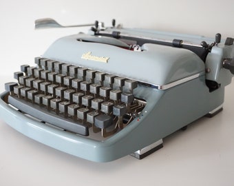 Vintage Rare 1961 Blue Two Tone SUPERMETALL (Rheinmetall) Typewriter - Working - Portable - QWERTZ - Removable Carriage !