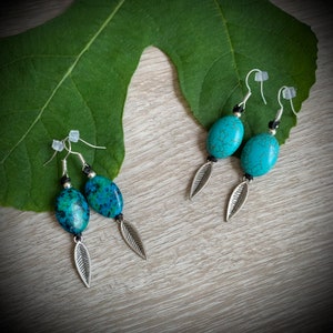 Boucles doreille avec breloques feuilles argentées et perles au choix: chrysocolle ou howlite turquoise image 8
