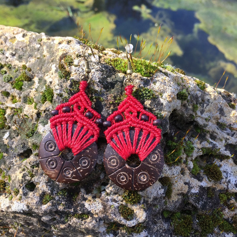 Ethnic macrame earrings with carved coconut red image 1