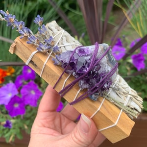 Palo Santo Sage Bundle,Smudge Wands,Dried Flowers,Amethyst Stone, Smudging Sage, Cleansing Bundle,Smudge Kit