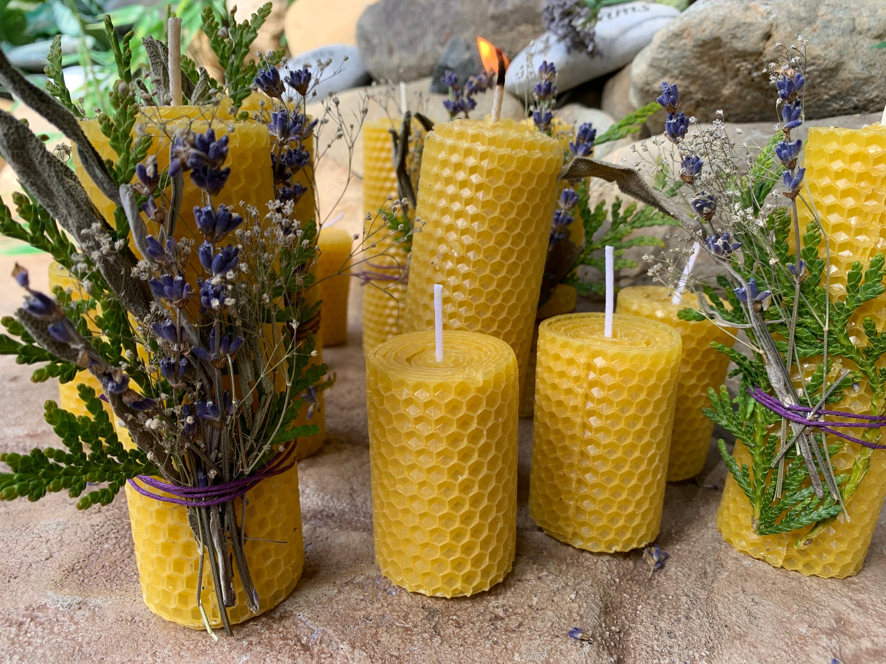 Velas de miel para rituales - Candle art