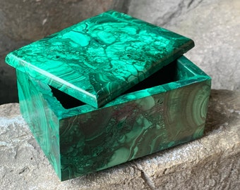 MALACHITE Box ,Green,Malachite ,Hand Carved,Birds Eye Malachite Box # 5