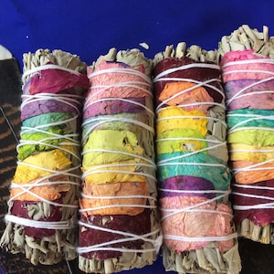 Rose Chakra Rainbow Smudge Sticks, Rose Petal White Sage & Rose Petal , Rose Smudge Kit,Rose Smudge Sage, 7 Seven Chakra Smudge Bundle, 4&quot;