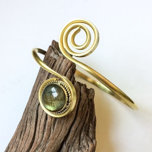Labradorite gold arm cuff, Brass arm cuff, upper arm bracelet, Made to order, Rainbow Labradorite, Arm jewelry, Shiny stone, Brass armlet