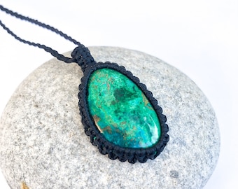 Natural Eilat stone necklace, Small asymmetric drop Eilat stone centerpiece, Jewelry from Israel, Eilat macrame pendant necklace, Unisex