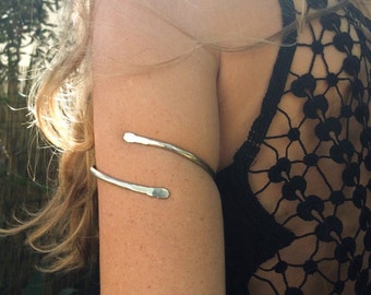 Silver Arm cuff, upper arm bracelet, Armlet, Boho, Gypsy style, Adjustable arm cuff, boho arm cuff, Sexy, Beach, Party. Gift for her, chic