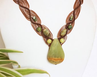 Serpentine macrame necklace, Green stone Macrame necklace, Teardrop Serpentine necklace, green stone necklace, macrame jewelry, Earth tones