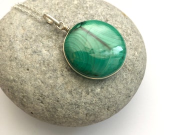 Malachite pendant, Natural Malachite gemstone, Round Malachite pendant, Green stone, men&#39;s pendant, Malachite necklace, Boho, Healing, Gift