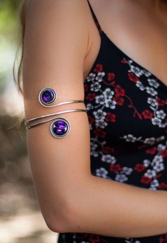 Bicep jewelry store