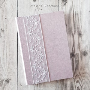 Livre d'or Mariage, Baptême et jour de fête { Poésie de lin } lin rose et dentelle de tulle fleurie