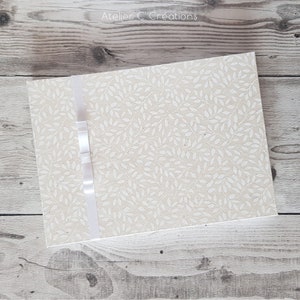 Livre d'or Mariage, Baptême et jour de fête  { Saule } petites feuilles coloris blanc ivoire, ruban satin blanc