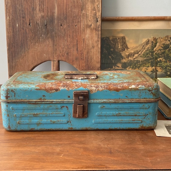 Vintage Rusty Blue 13 Metal Tackle Box 13 X 6 X 4 Rustic Light Blue Metal  Fishing Tackle Box With Ruler on Top, Compartments and Latch 