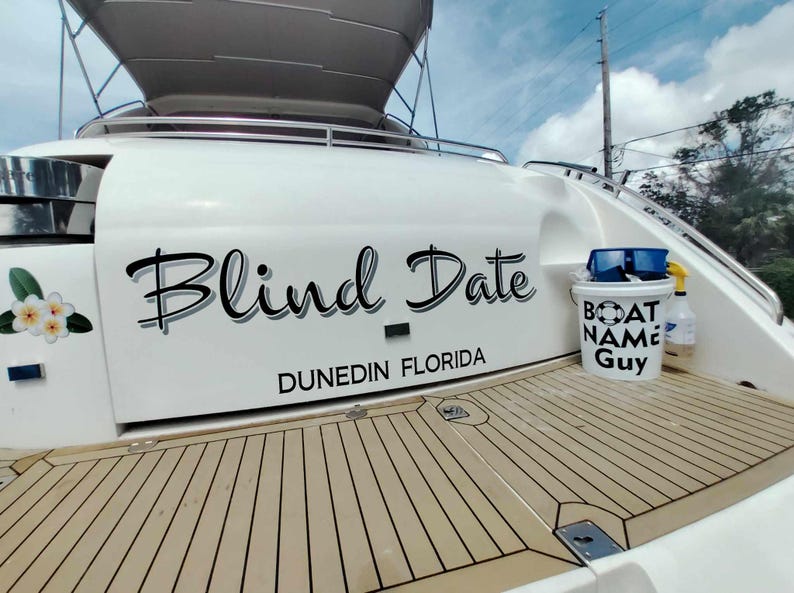 Custom Boat Name Decals – Weatherproof Vinyl Lettering - Etsy Canada