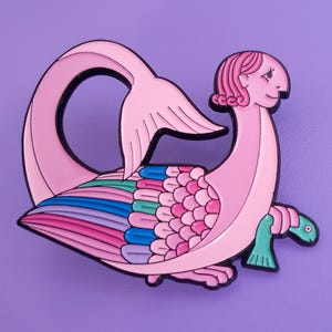 Sirene Emaille Pin, Harpyie Pin, mittelalterliche Sirene, Mittelalter Pin, Sirene Pin, Bestiarium Sirene, Bestiarium Pin, Bestiarium Pin, Meerjungfrau Pin Abzeichen