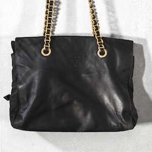 バッグ 90s PRADA LEATHER SHOULDER BAG A vintage 90's Prada Black Leather Shoulder Bag – The Hosta