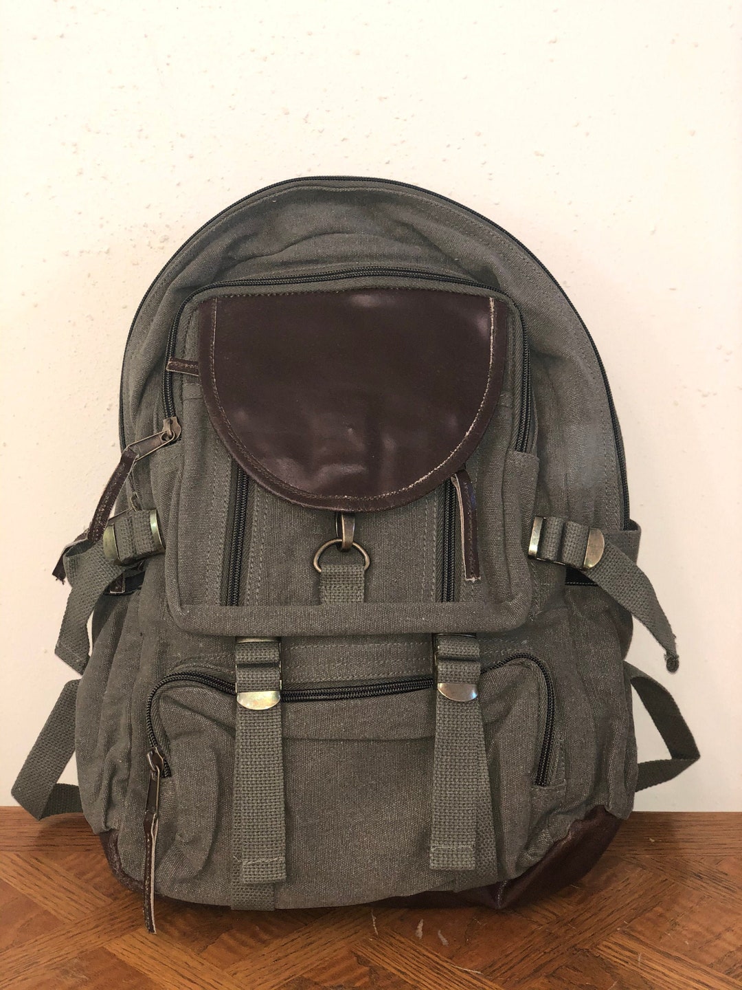Retro Parisian City Daypack main image 1