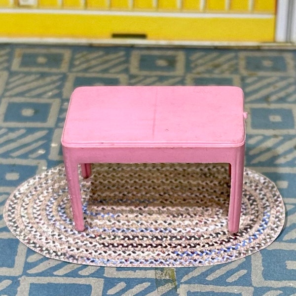 MARX? - KITCHEN TABLE in Pink - Traditional Style - Sturdy Plastic - 1950's-1960's -  Marx Vintage Dollhouse Furniture - Fits Superior 1:24